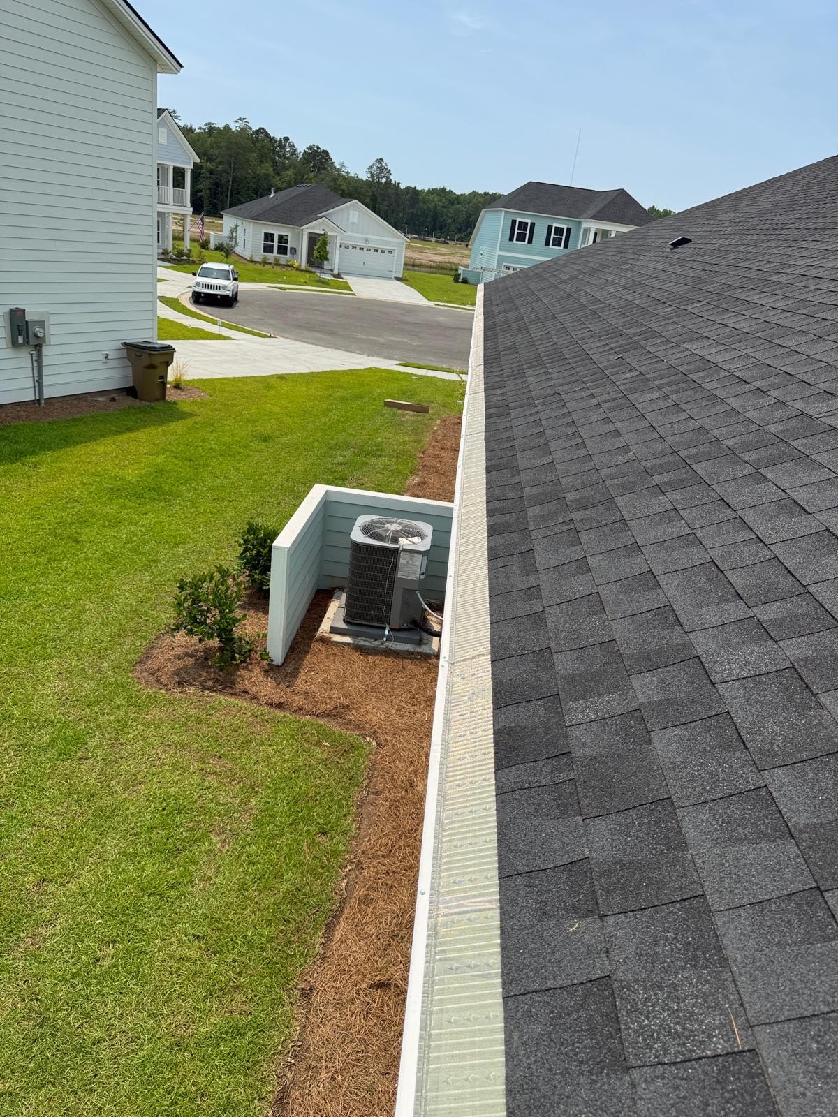 Gutter installation on Bluffton home roofline
